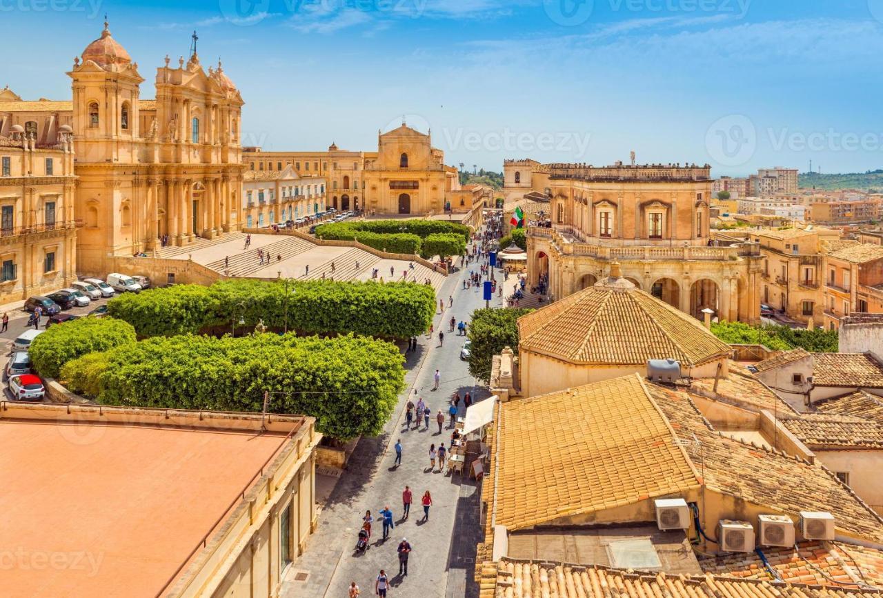 Bed and Breakfast A Casa Tua Affitti Brevi Noto Esterno foto