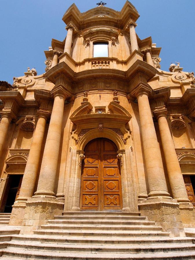 Bed and Breakfast A Casa Tua Affitti Brevi Noto Esterno foto